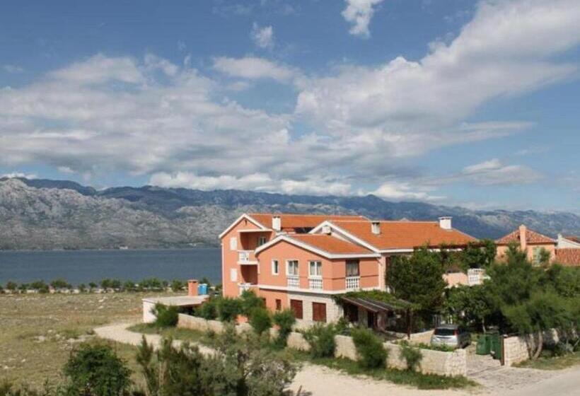 بنسيون Apartments Ata