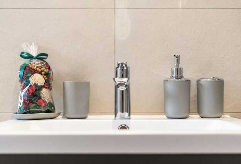 ペンション Sebright House