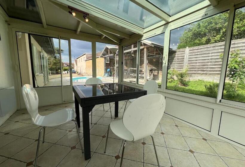 פנסיון Vallée Verte Morancez