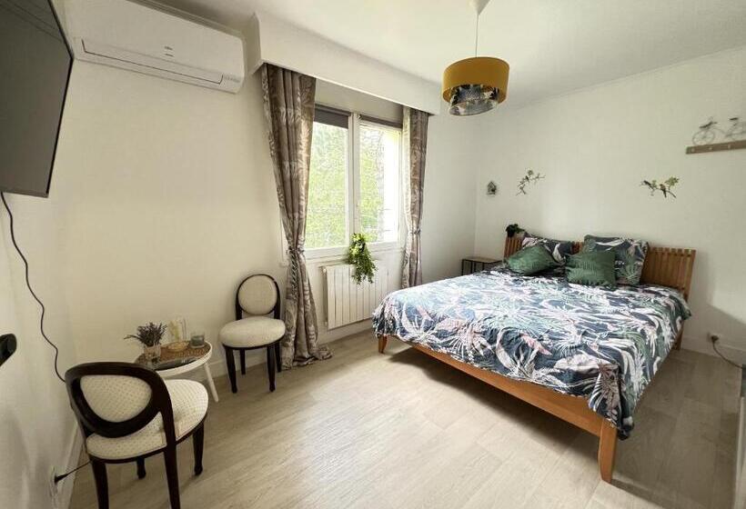 פנסיון Vallée Verte Morancez