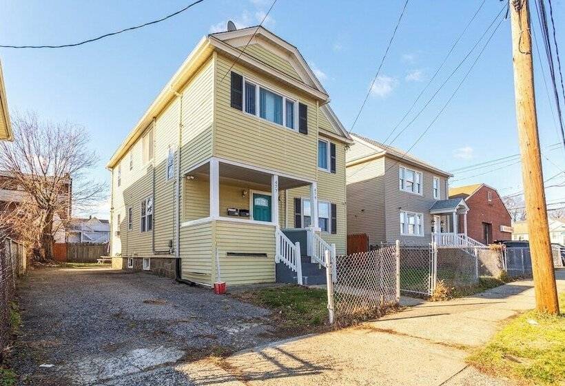 بنسيون Wells Whole House