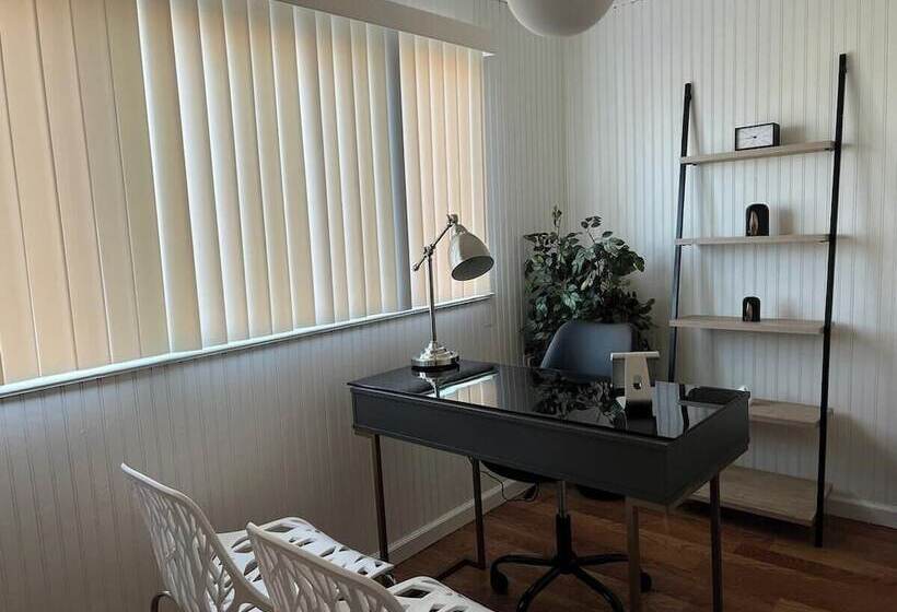 بنسيون Wells Whole House