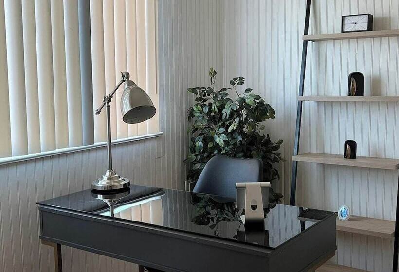 بنسيون Wells Whole House