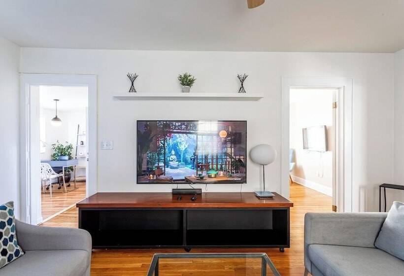 بنسيون Wells Whole House