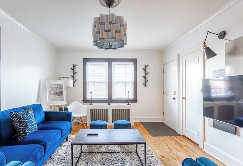 بنسيون Wells Whole House