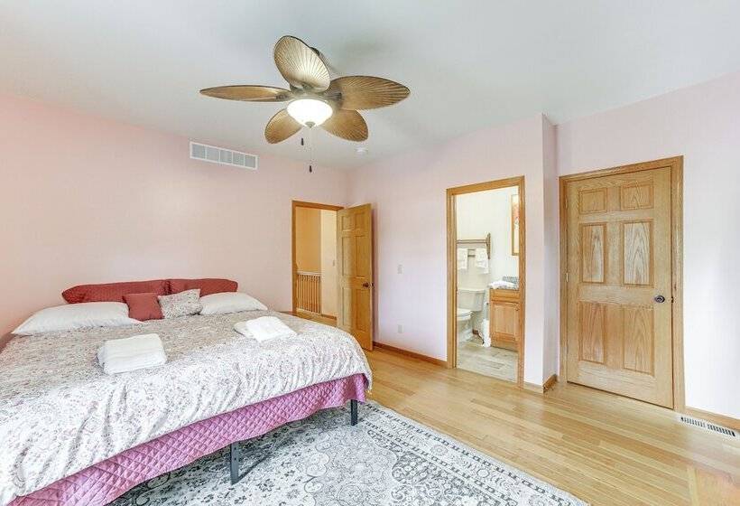 Near Saugatuck Dunes: Pet Friendly Fennville Home!