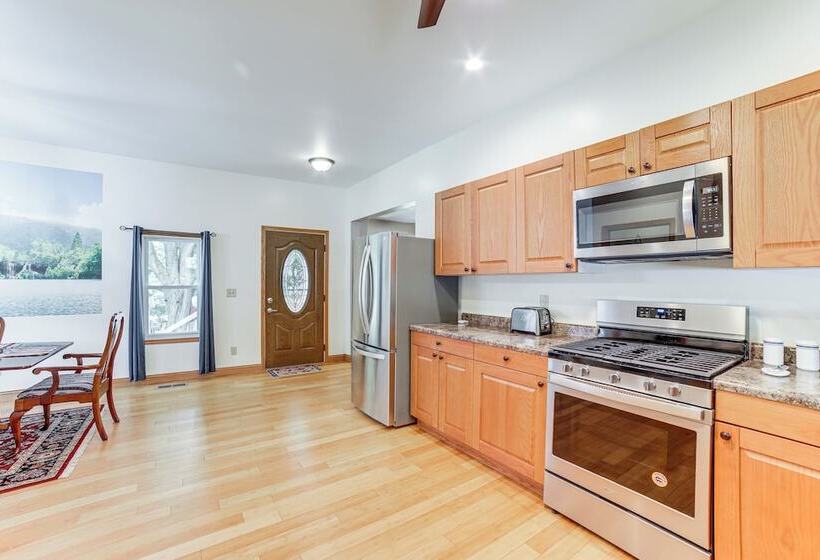 Near Saugatuck Dunes: Pet Friendly Fennville Home!