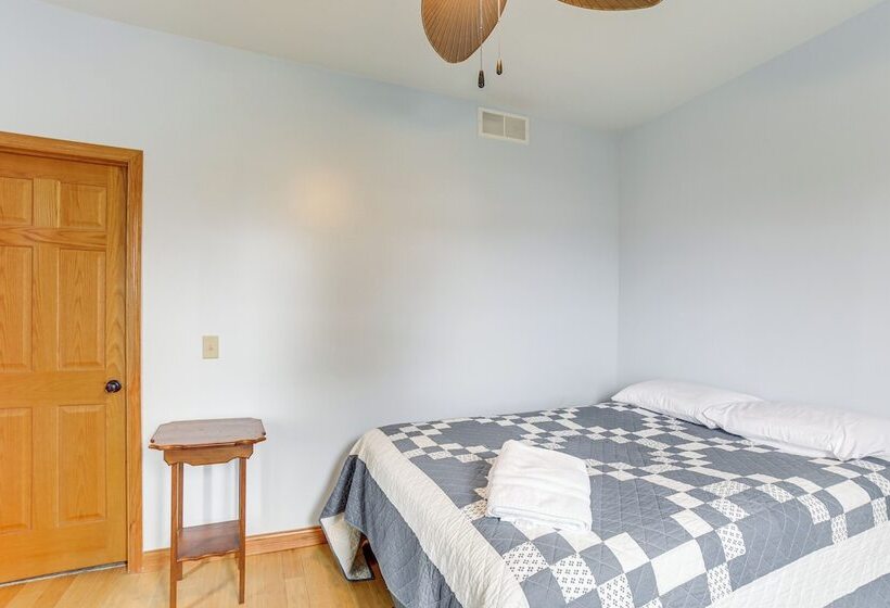 Near Saugatuck Dunes: Pet Friendly Fennville Home!