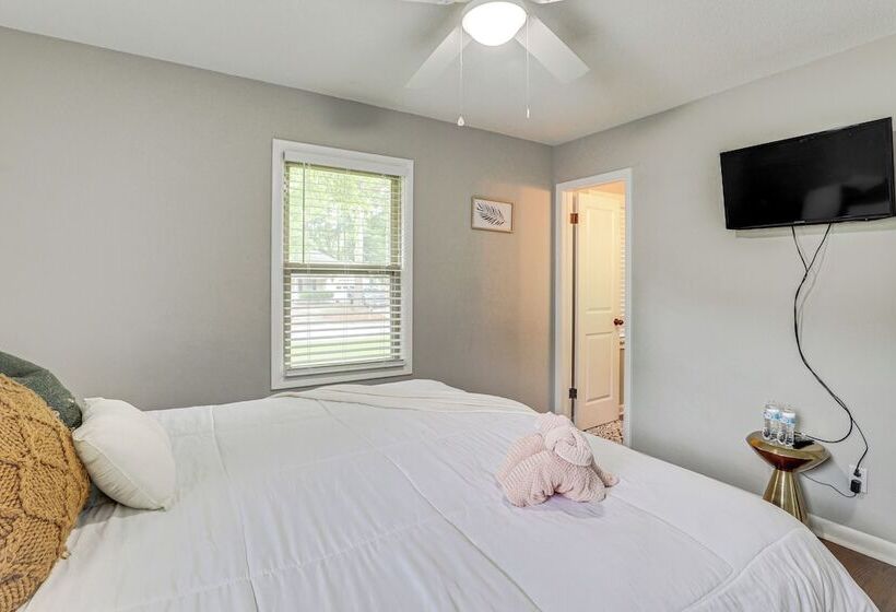 Pet Friendly Goose Creek Home: 19 Mi To Charleston