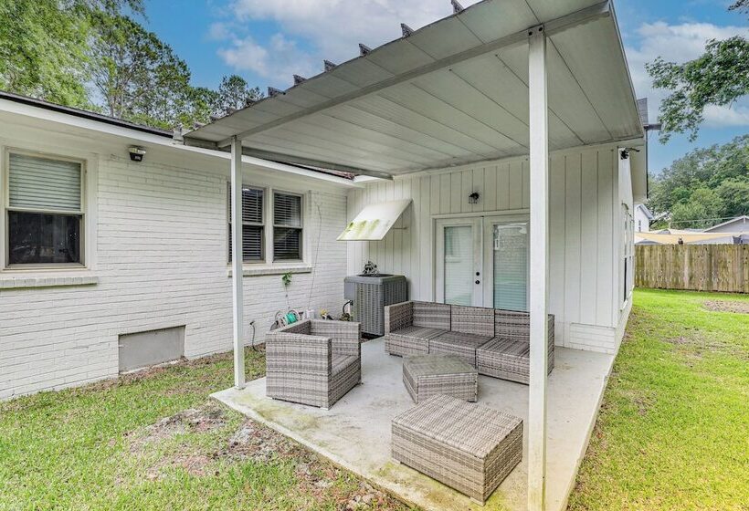 Pet Friendly Goose Creek Home: 19 Mi To Charleston