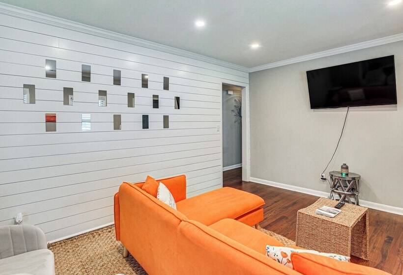 Pet Friendly Goose Creek Home: 19 Mi To Charleston