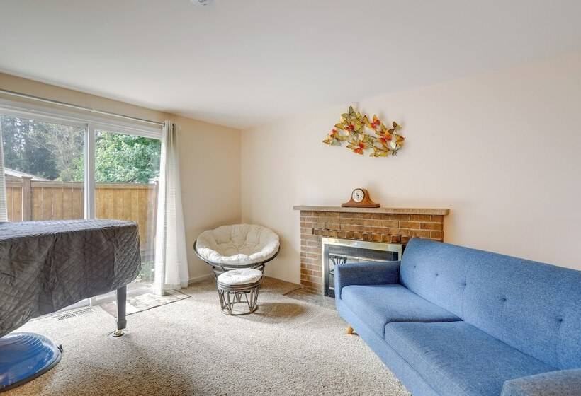 Pet Friendly Sammamish Home W/ Deck ~ 3 Mi To Lake