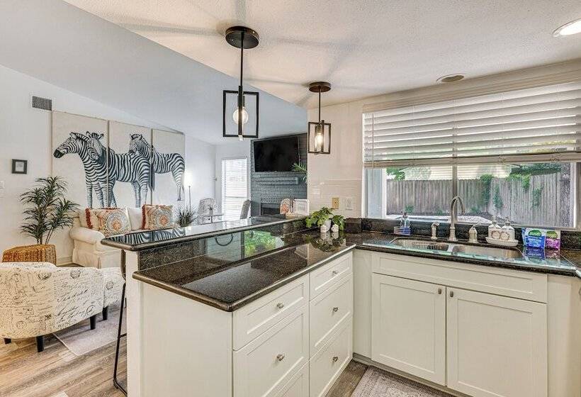 Pet Friendly Spring Home W/ Private Pool & Hot Tub