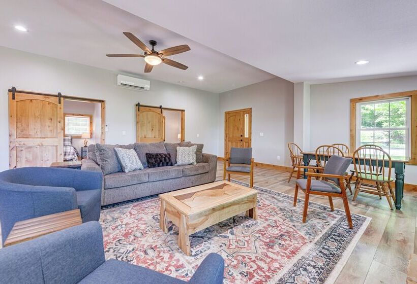 Pet Friendly Waynesville Cabin W/ Deck & Mtn Views