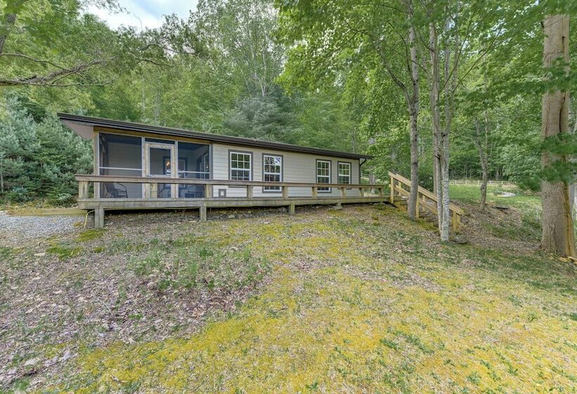 Pet Friendly Waynesville Cabin W/ Deck & Mtn Views