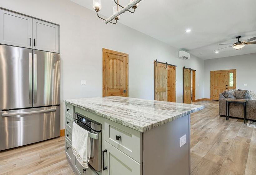 Pet Friendly Waynesville Cabin W/ Deck & Mtn Views