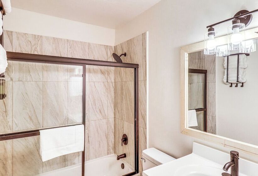 4 Mi To Rainbow Lake: Pinetop Lakeside Cabin