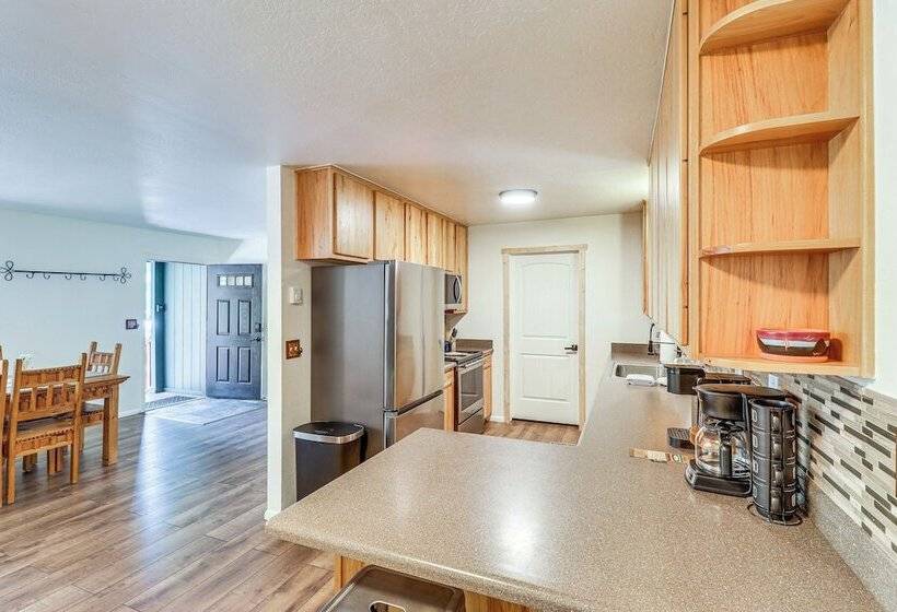 4 Mi To Rainbow Lake: Pinetop Lakeside Cabin