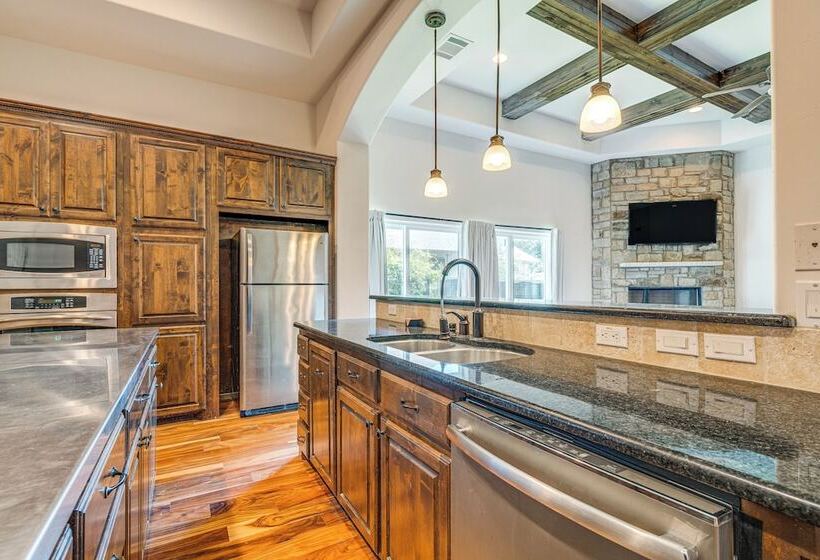 Huge Lake Travis Family House W/ Ev Charger!