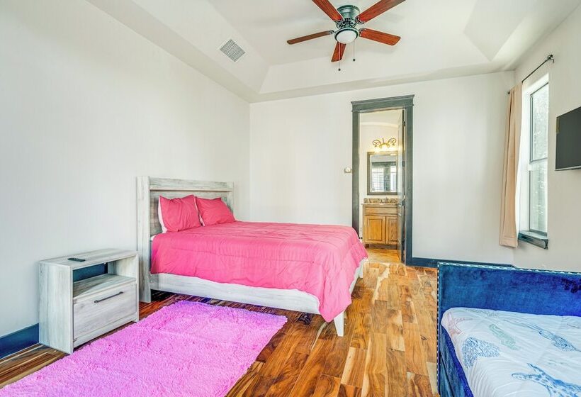 Huge Lake Travis Family House W/ Ev Charger!