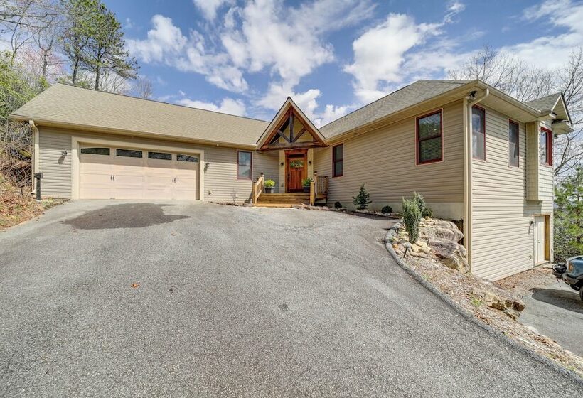 Pisgah Forest Home W/ Large Deck & Mountain Views!