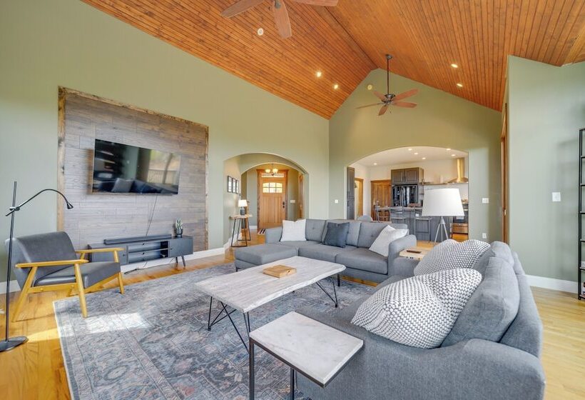 Pisgah Forest Home W/ Large Deck & Mountain Views!