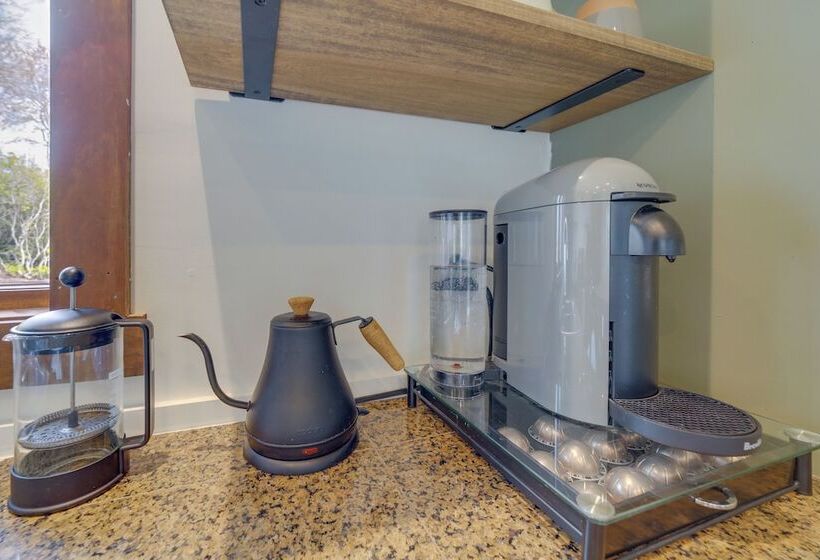 Pisgah Forest Home W/ Large Deck & Mountain Views!