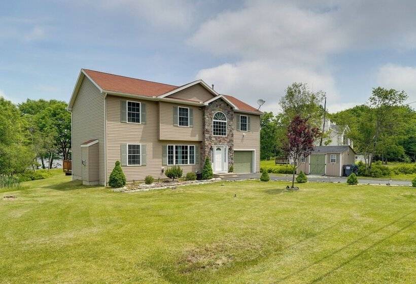 1 Mi To Lakes: Family Pocono Home W/ Fire Pits!