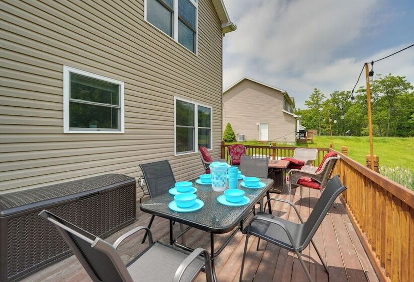 1 Mi To Lakes: Family Pocono Home W/ Fire Pits!