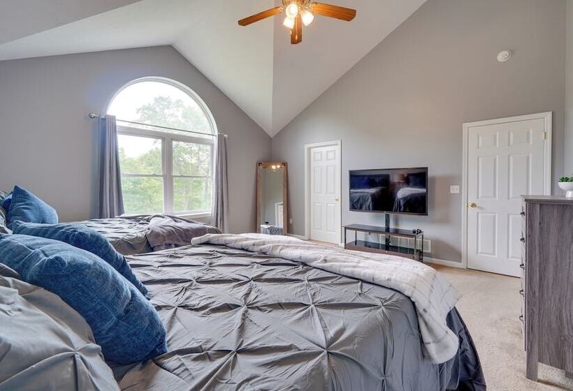 1 Mi To Lakes: Family Pocono Home W/ Fire Pits!