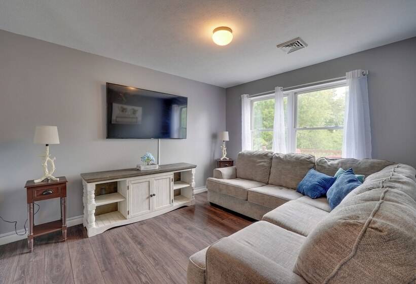 1 Mi To Lakes: Family Pocono Home W/ Fire Pits!