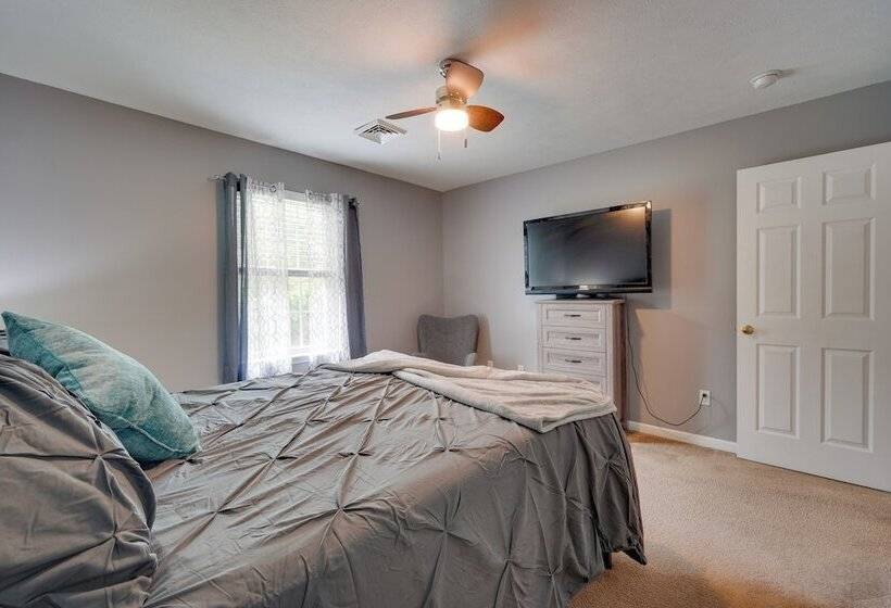 1 Mi To Lakes: Family Pocono Home W/ Fire Pits!