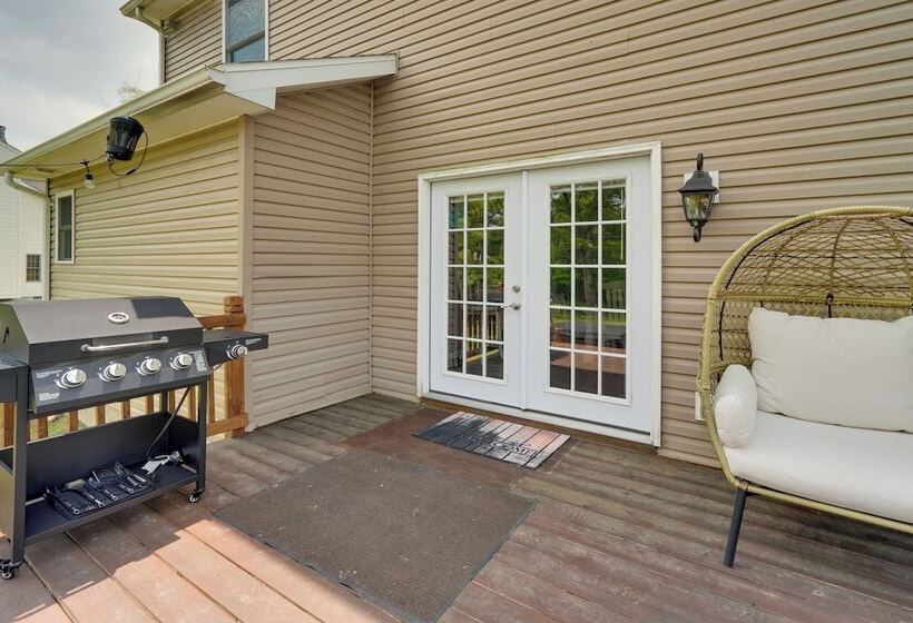 1 Mi To Lakes: Family Pocono Home W/ Fire Pits!