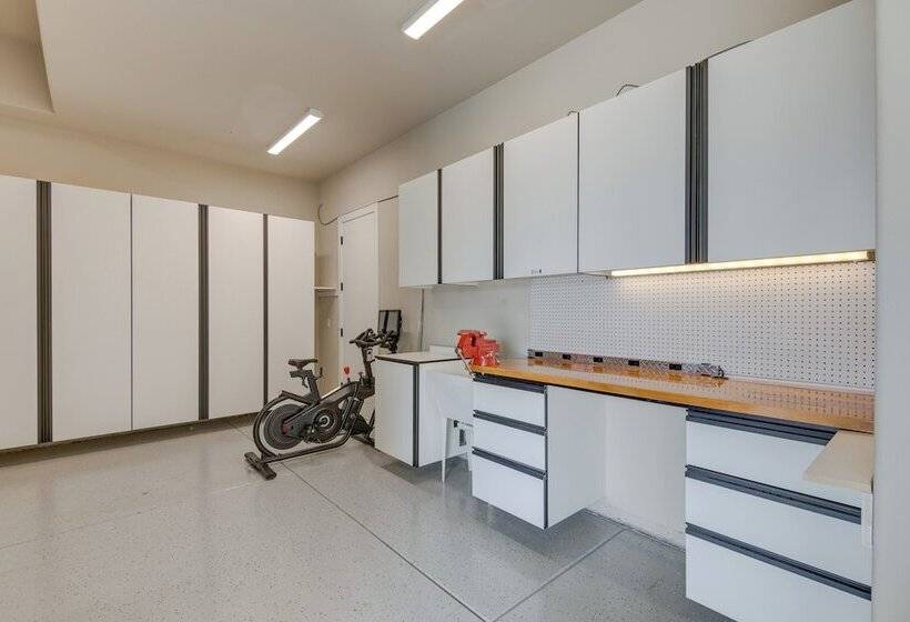 Private Redding Home W/ Pool & Mountain Views