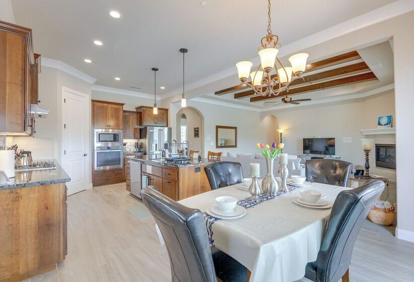 Private Redding Home W/ Pool & Mountain Views