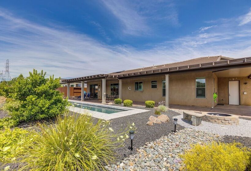 Private Redding Home W/ Pool & Mountain Views