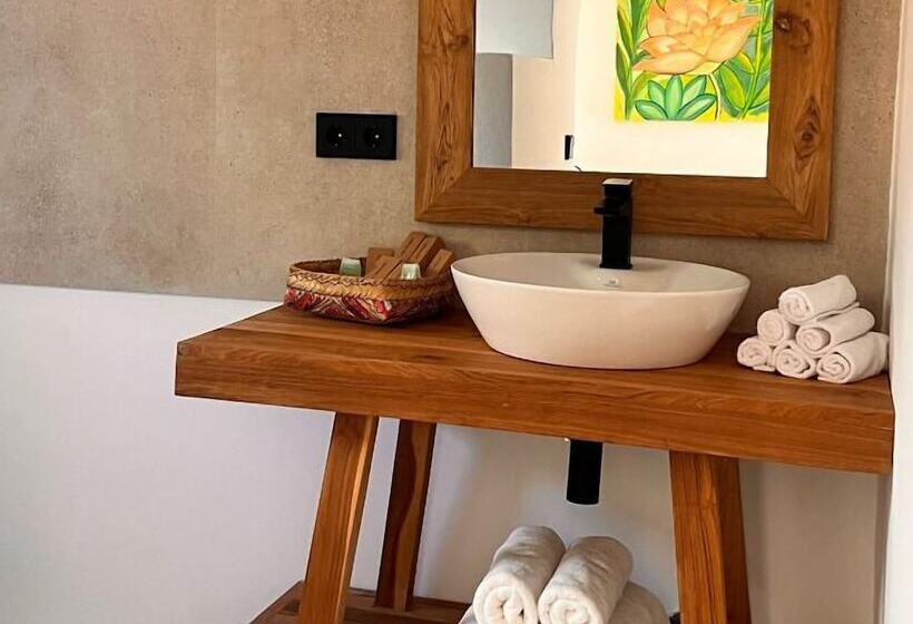 酒店 Fergus Style Punta Arabi