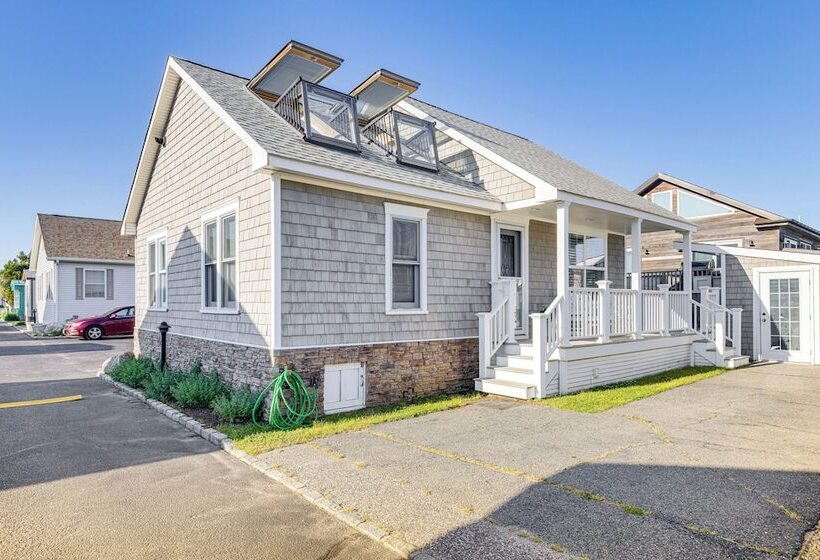 Quaint Montauk House W/ Community Amenities!