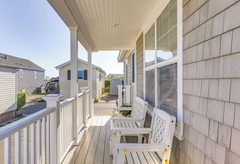 Quaint Montauk House W/ Community Amenities!