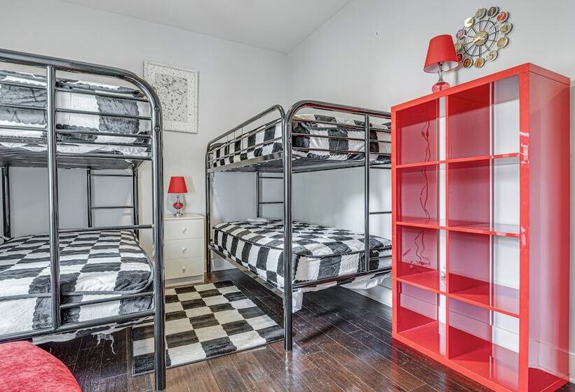 Quiet Home W/ Deck ~ 4 Mi To Downtown Indy