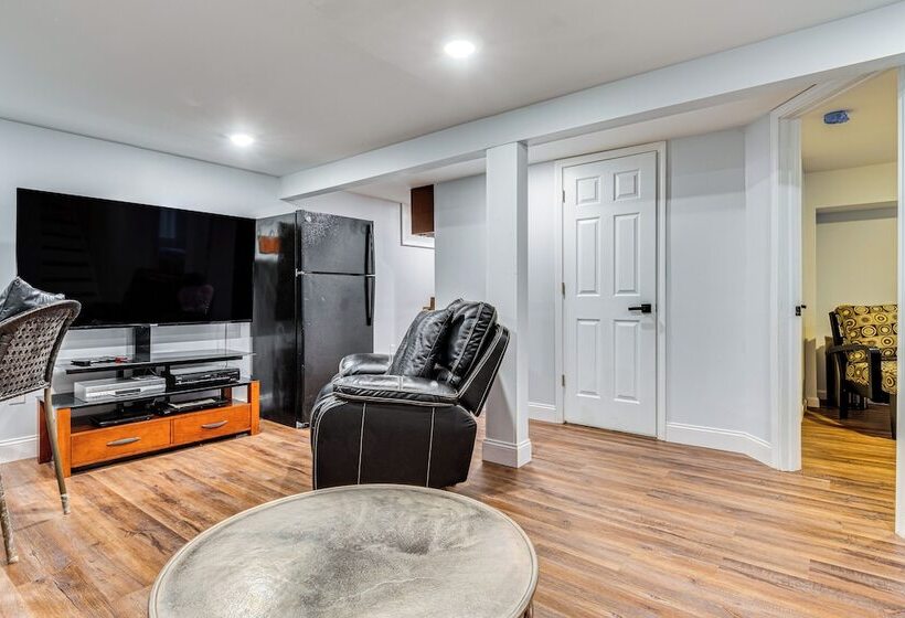 Quiet Home W/ Deck ~ 4 Mi To Downtown Indy