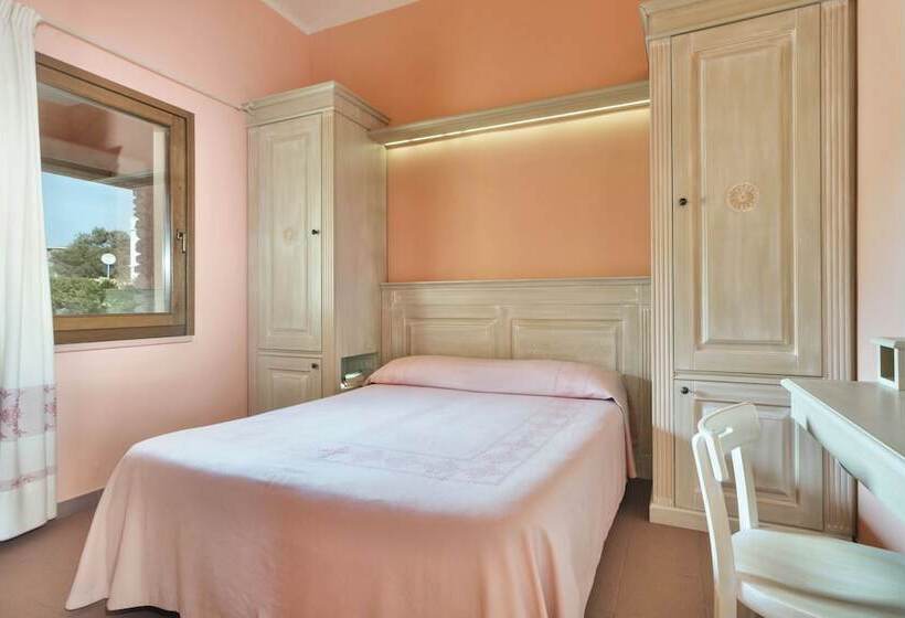 Residence With Private Beach In Bosa Marina Just 100 Meters From The Sea