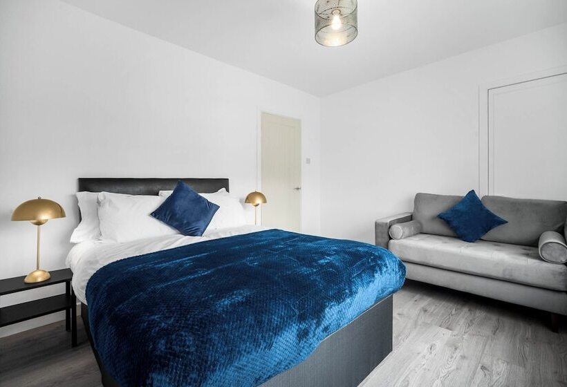 레지던스 3 Bed House/free Parking/contractors/families