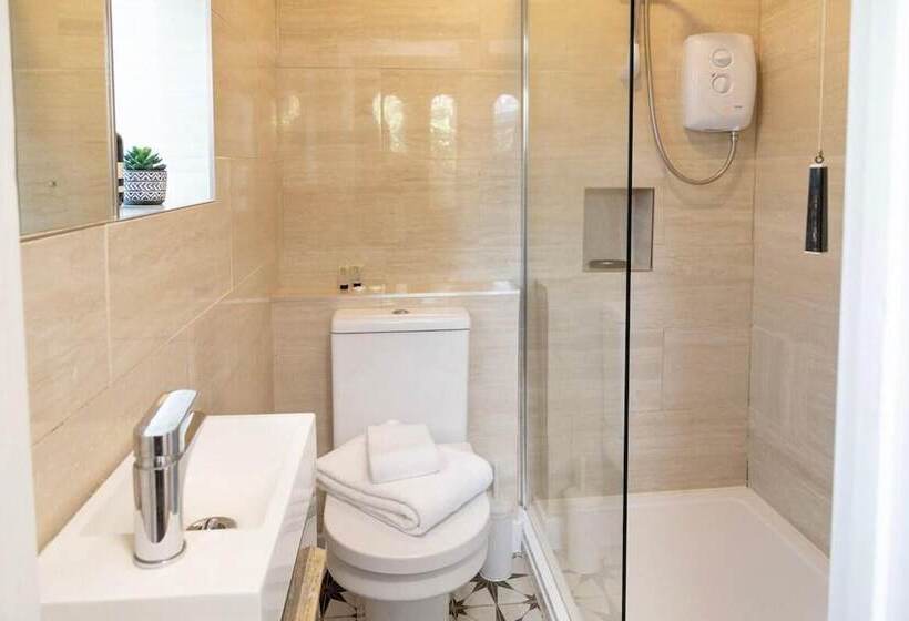 Резиденция Charming Frome Retreat With 4 Bedrooms