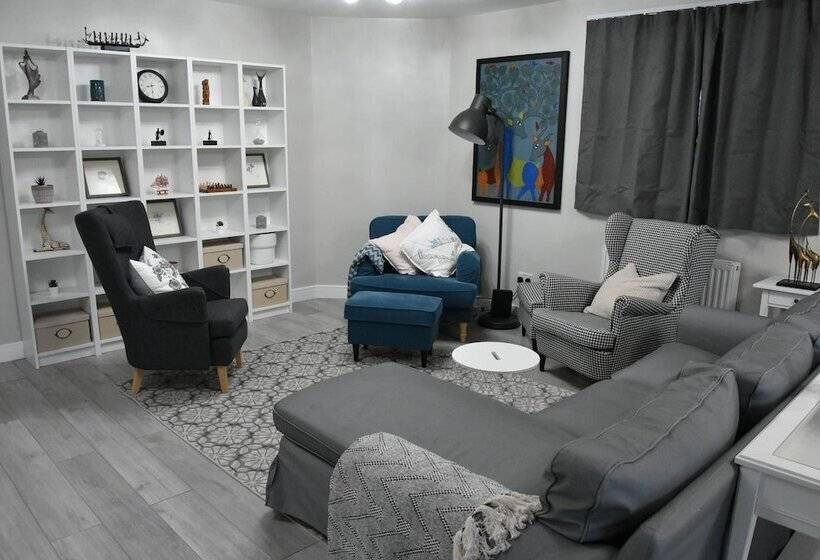 Резиденция Charming Wembley Home Near Wembley Stadium