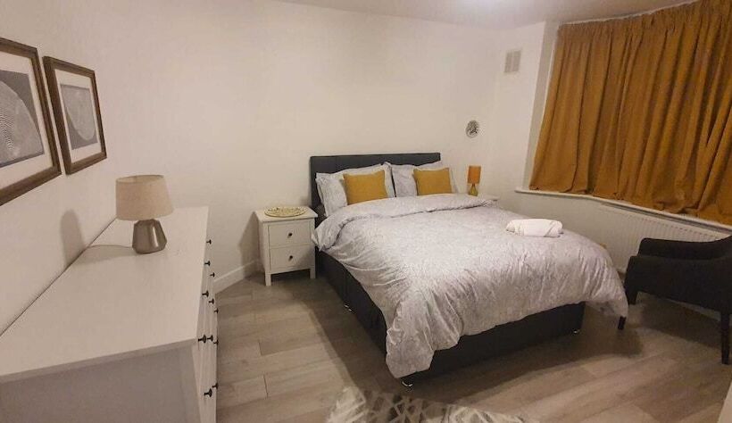 Резиденция Charming Wembley Home Near Wembley Stadium