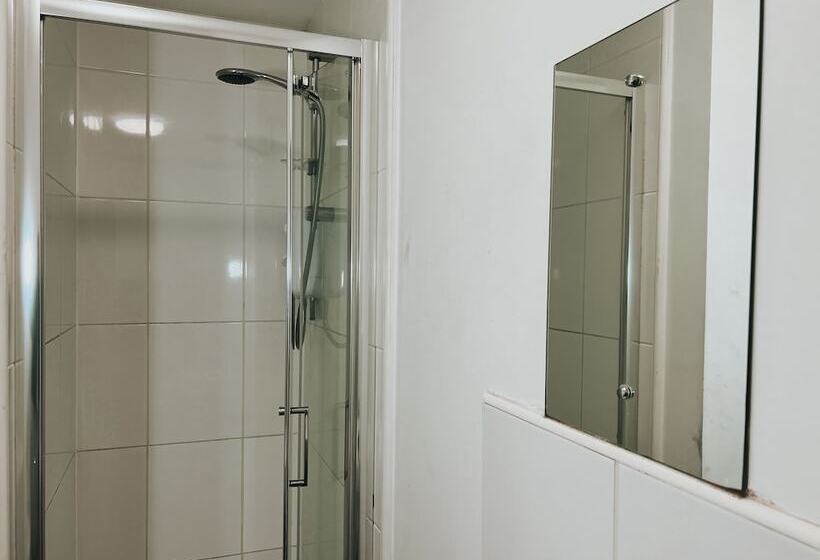 Residens Cozy Windmill House In Smethwick