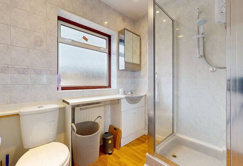 レジデンス Dagenham 4 Beds Sleeps 8 Wifi