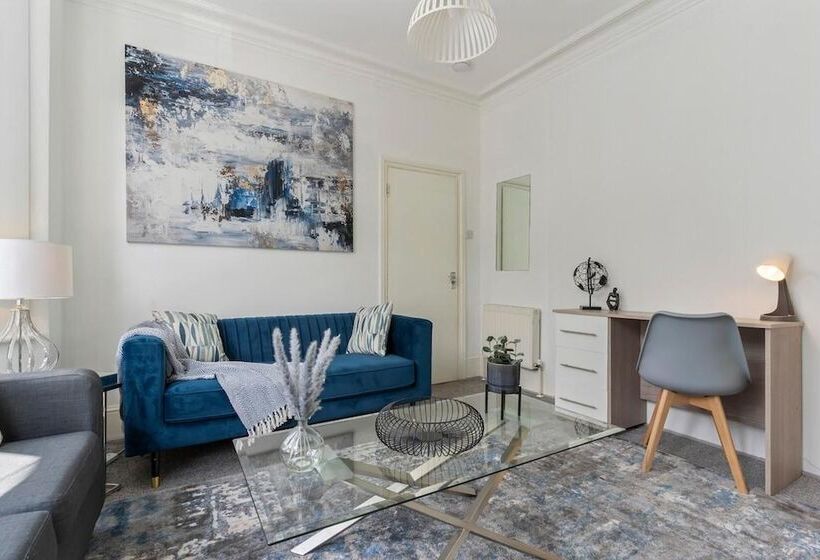 Резиденция Family London Luxe House With 4 Bedrooms