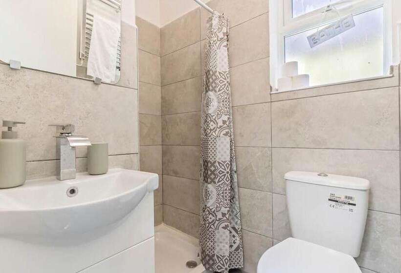 Резиденция Family London Luxe House With 4 Bedrooms